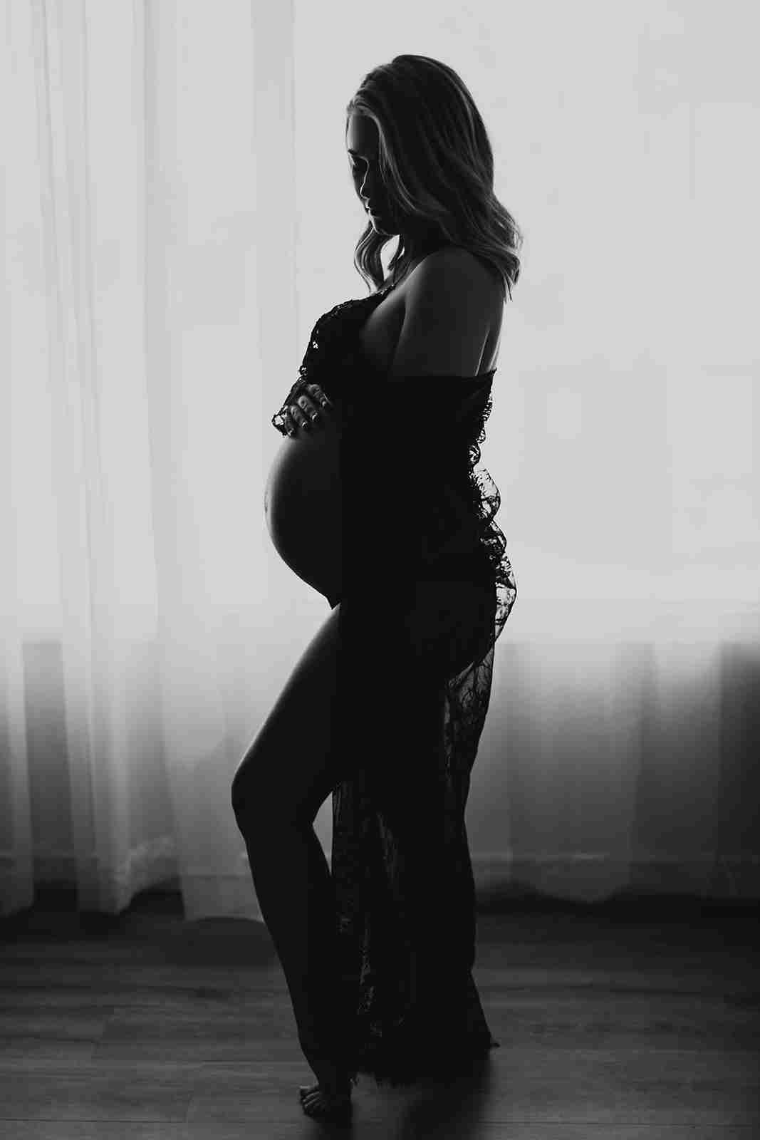 What is maternity or pregnancy boudoir? What is motherhood boudoir? Why have a maternity photoshoot?