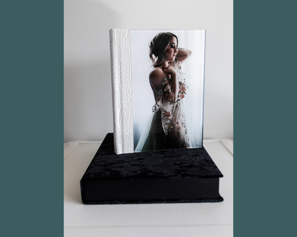An elegant photobook is a great way to show off your boudoir images | Boudoir Photography | Boudoir Photographer | Gabriela Cruz Photography | Edmonton Photography
